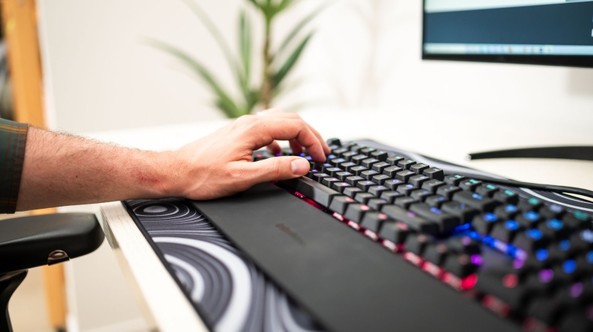 steelseries apex pro - our tester found that the apex pro was quite convenient.