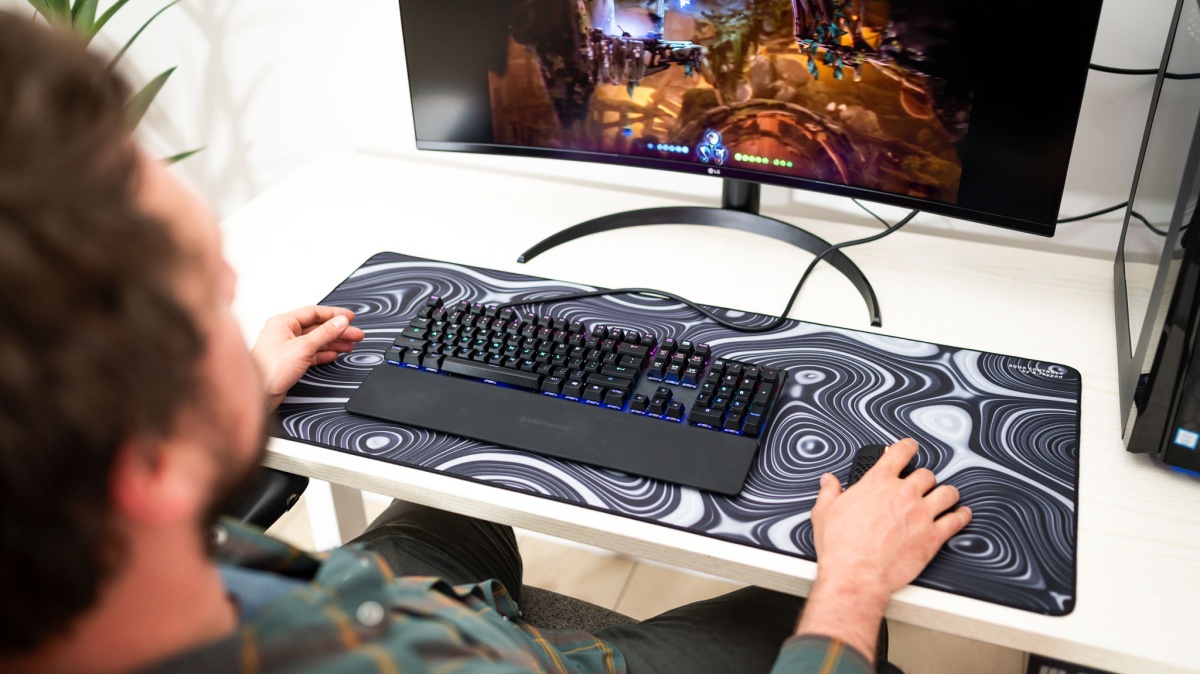 SteelSeries Apex 5: Truly A Work Of Art 
