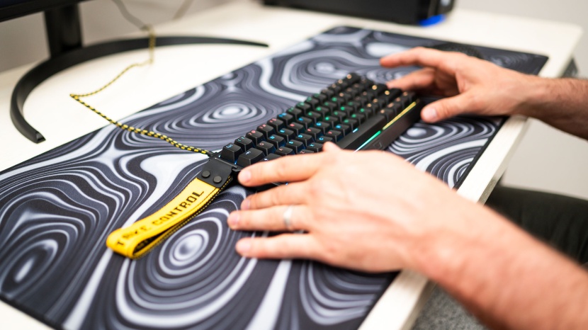 wooting 60 he - no palm rest is included with this keyboard.