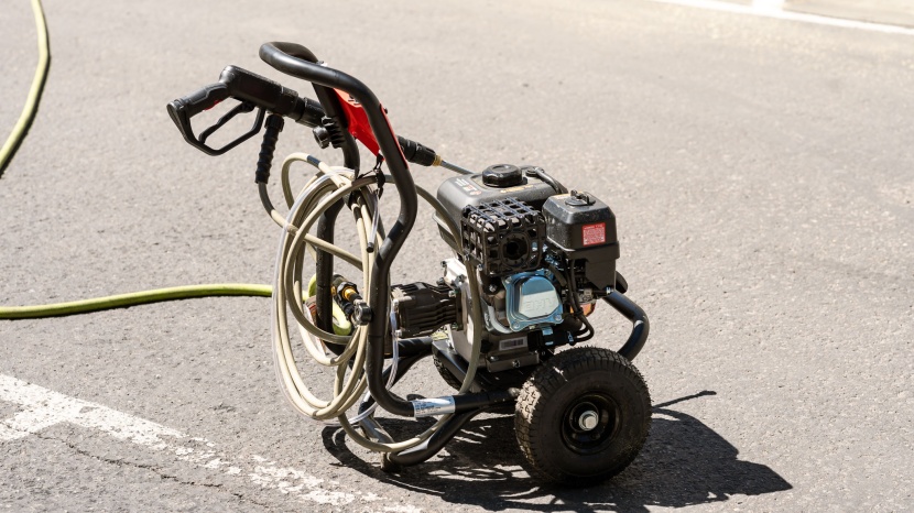 simpson cm61083 - large and cumbersome, this machine offers its cleaning power at a...