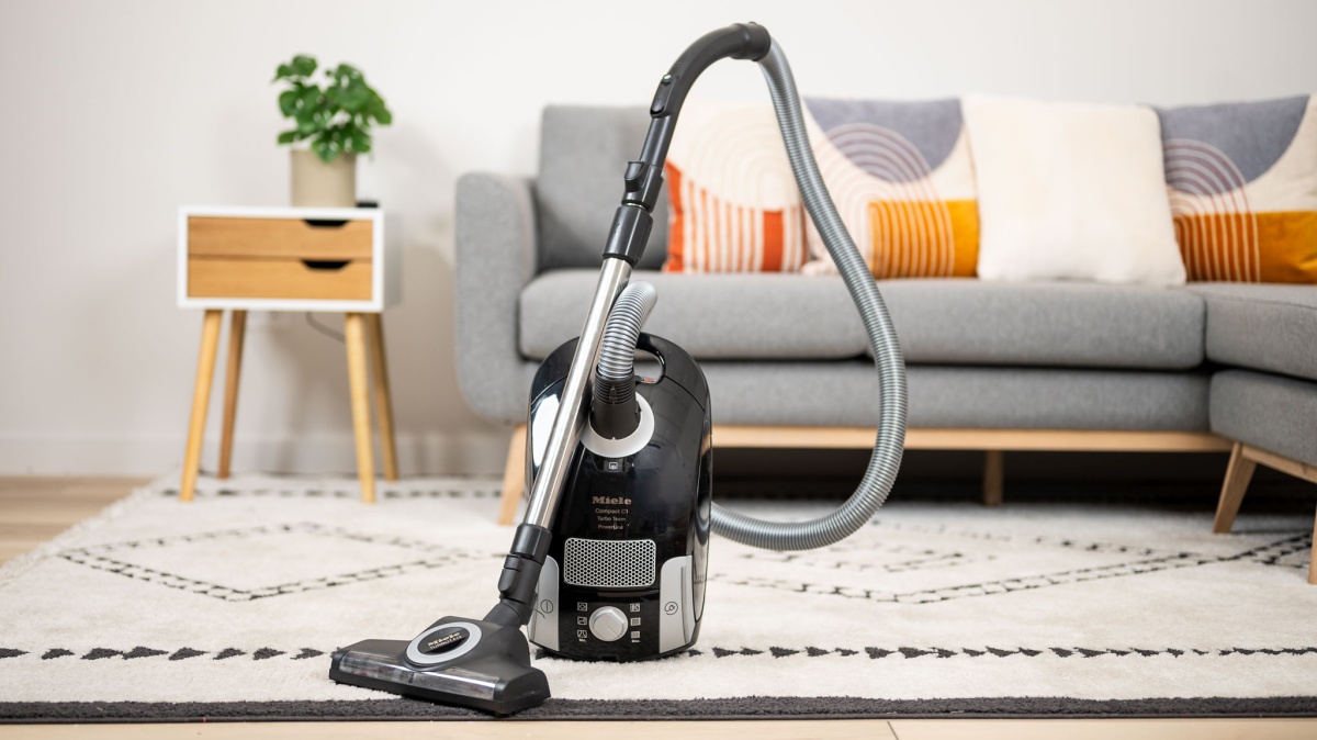 miele compact c1 turbo canister vacuum review