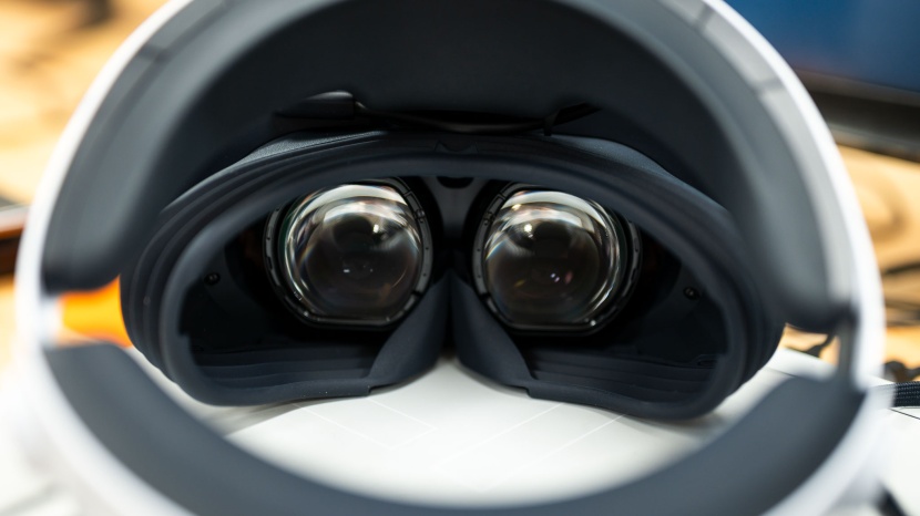PlayStation VR2 Review | Tested & Rated
