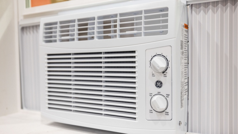 ge ahec05ac - cooling settings are controlled by basic knobs.