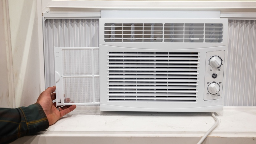 air conditioner - the ge ahec05ac is a simple and economical window unit.