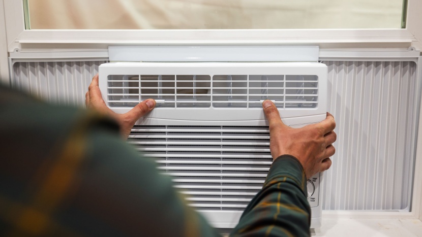 ge ahec05ac - the ge lacks vertical air direction adjustments, but has two...