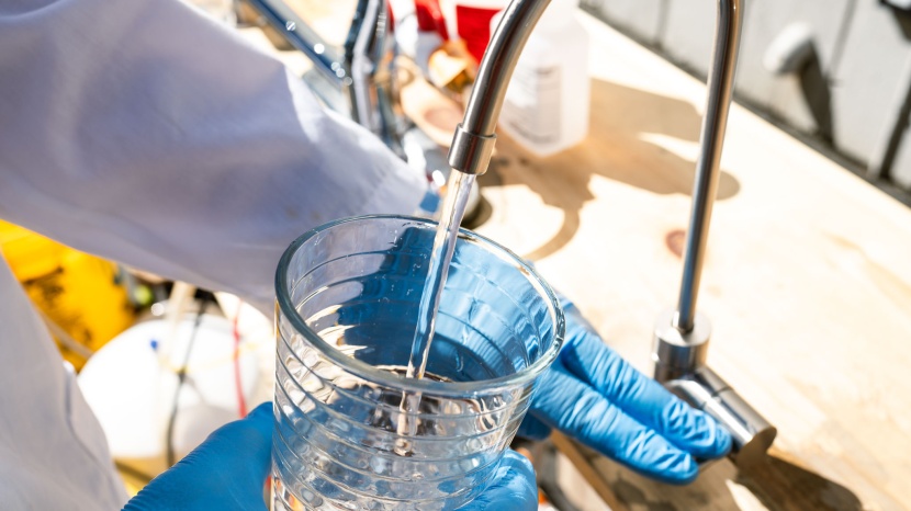 apec essence roes-50 - the product produces crisp, light, and neutral water. it doesn't...