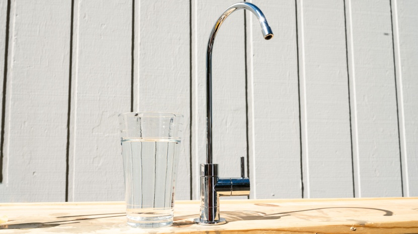 apec wfs-1000 - the installation process requires adding a new faucet to the sink...