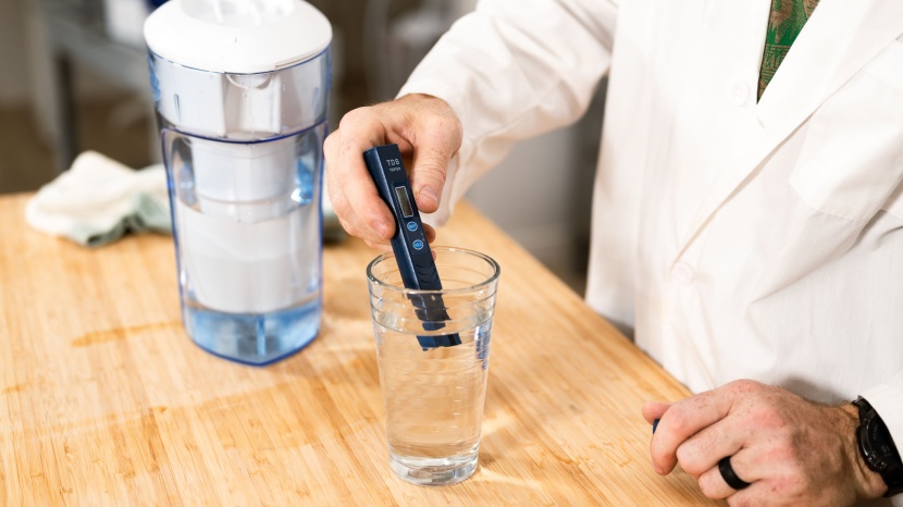 zerowater 10-cup 5-stage pitcher - the included tds meter allows you to gauge the quality of your water...