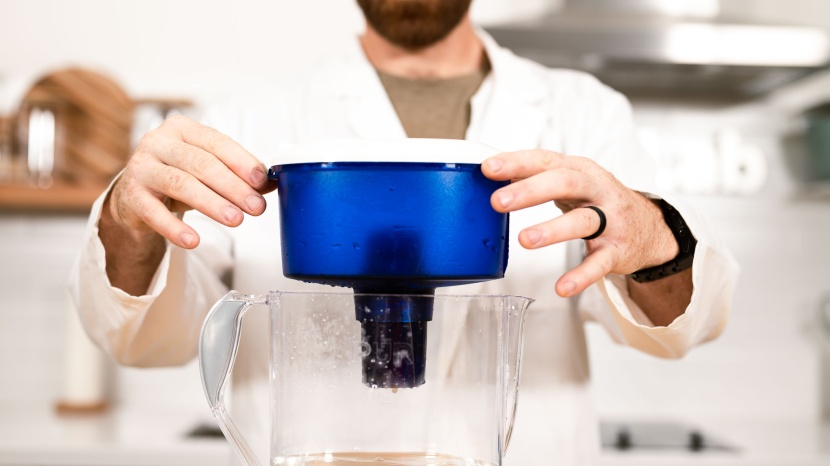 pur classic 11 cup pitcher - the pur classic lid is easily removable.