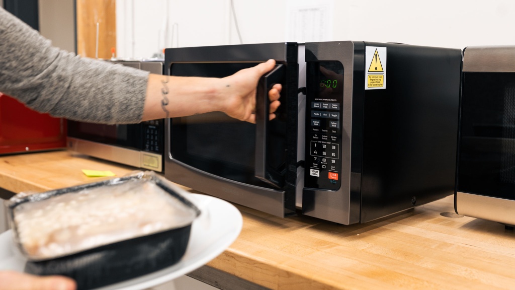 Toshiba EM131A5C-BS Microwave Oven Review: A Practical Choice