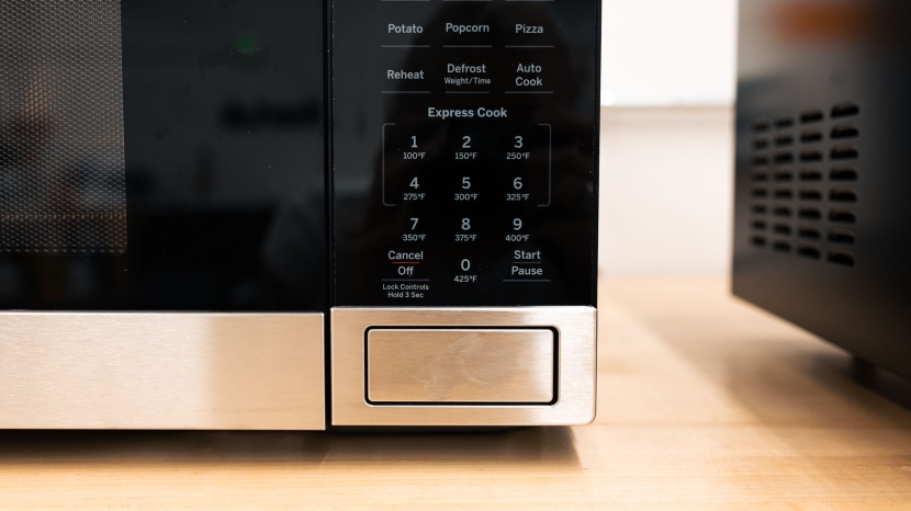 ge jes1109rrss - grey on black doesn't provide the best contrast.