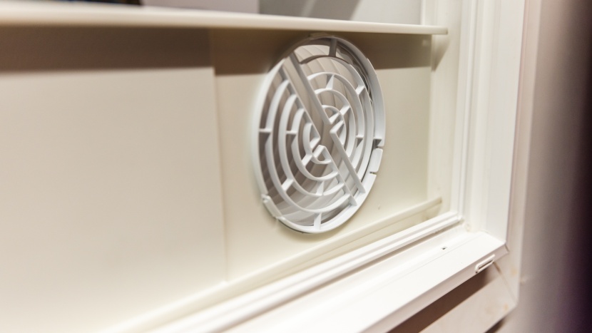 black+decker bpact14wt - the fully installed hose and window kit, complete with an exterior...