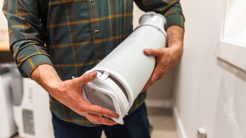 midea map08r1cwt - the midea map08r1cwt has a single exhaust hose as opposed to a...