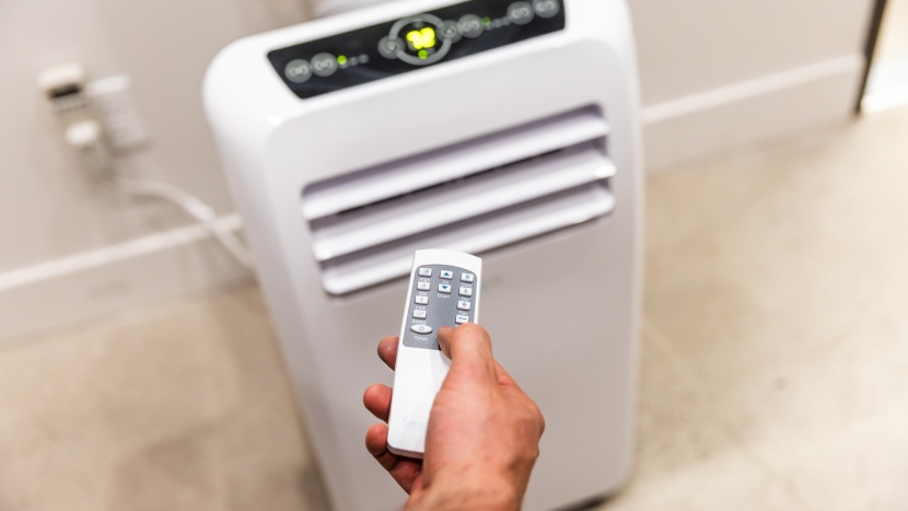 serenelife slpac10 - the slpac10, like most other ac units, comes with a convenient remote.