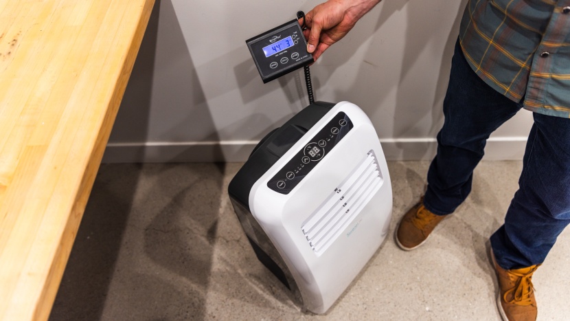 serenelife slpac8 - the serenelife is very lightweight and portable.