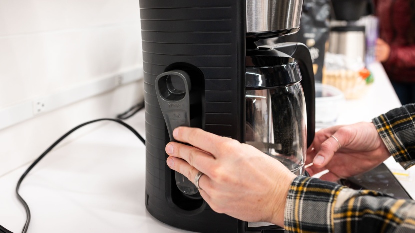 ninja 12-cup programmable ce251 - the included measuring spoon was smaller than most, but it is...