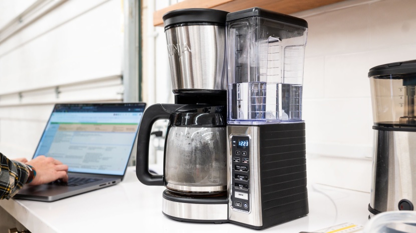 ninja 12-cup programmable ce251 - the ninja is easy to use, affordable, and gives a great overall...