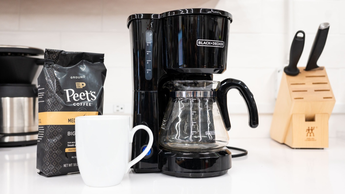 Black+Decker 5-Cup Review (This simple, straight-forward machine makes an ok cup of coffee, though we think there are many better options out...)