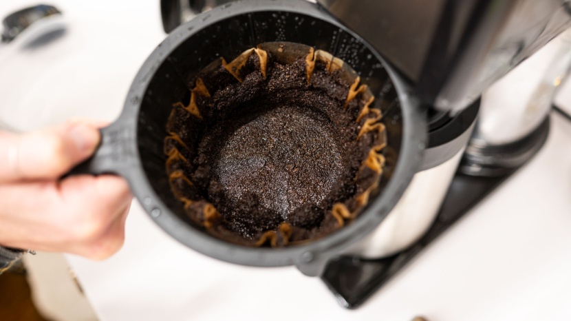 bunn velocity brew bt - after brewing, there was a bit of a mess in the basket, as well as...