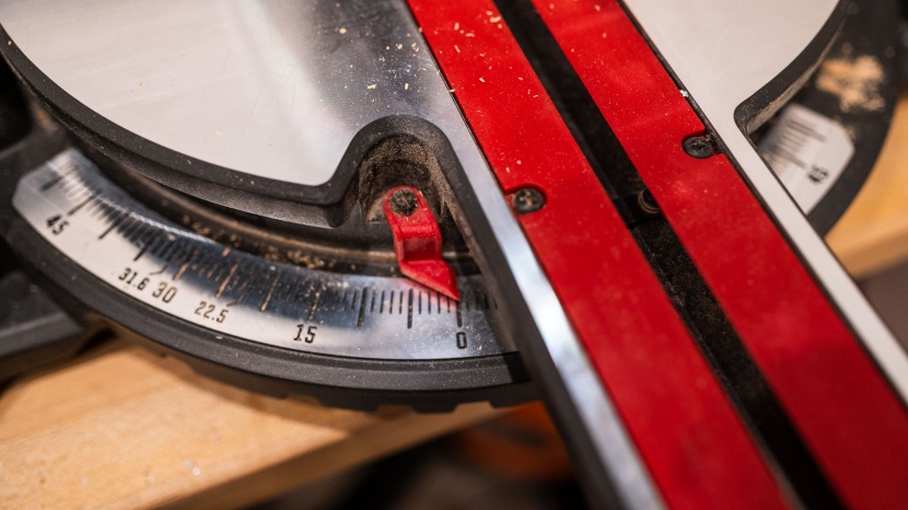 skil 10-inch dual-bevel sliding compound ms6305-00 - the miter angles were calibrated and accurate out of the box. be...