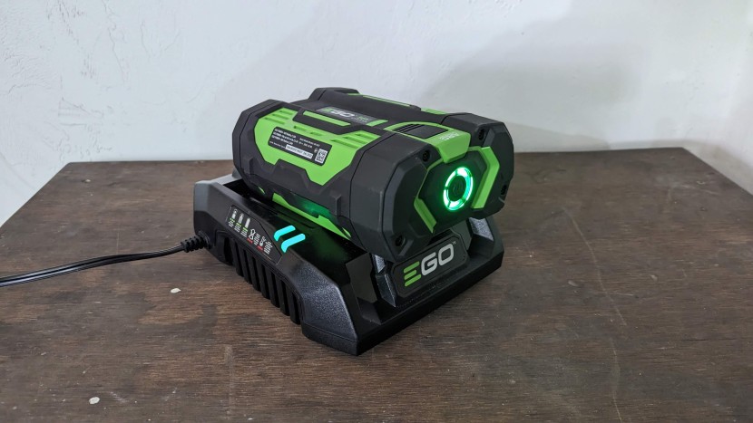 ego power+ 615 cfm blower lb6151 - the ego power+ 2.5 hour battery.  we love the light-up ring around...