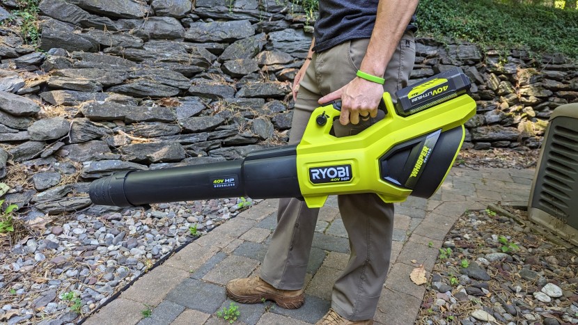 ryobi 40v hp brushless whisper series 730 cfm - the ryobi 40v is well-balanced and comfortable to use, even...