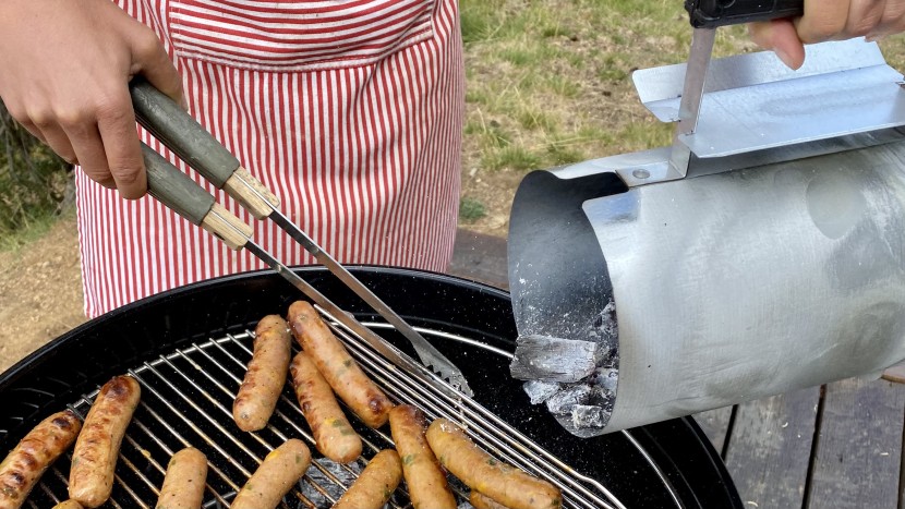 charcoal grill - we awarded bonus points in the control category to grills that allow...