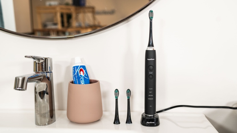 aquasonic black series - the aquasonic fits nicely in any bathroom with its sleek design.