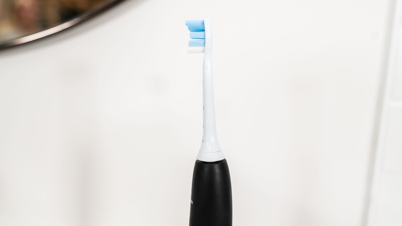 philips sonicare protectiveclean 5100 - the smaller brush head makes the protectiveclean 5100 a delight to...