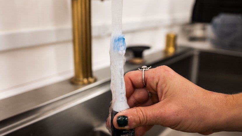 philips sonicare protectiveclean 5100 - a thorough cleaning is easily accomplished with a water-resistant...