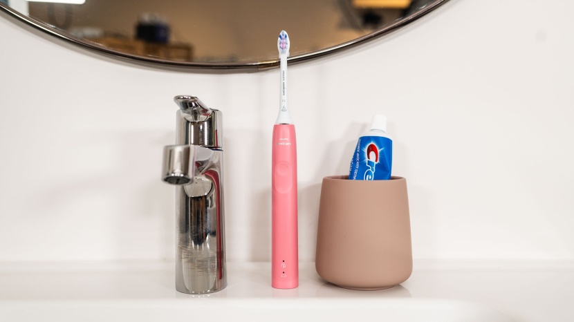 philips sonicare 4100 - the phillips sonicare 4100 is a worthy oral hygiene staple...