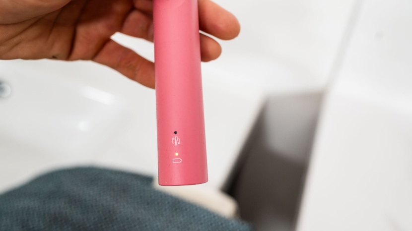 philips sonicare 4100 - the phillips indicates the battery life and when it&#039;s time to change...