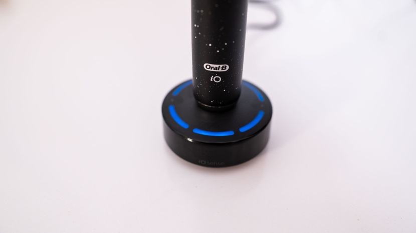 oral-b io series 10 - the different led lights indicate each quadrant to cover.