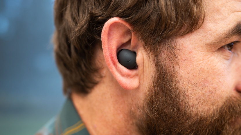 testers with larger ears found that these tend to fall out more but...