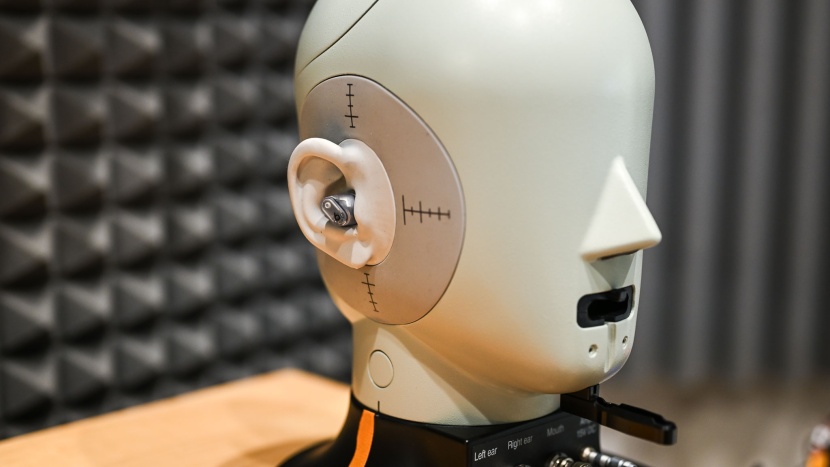 beats studio buds + - utilizing a panel of expert listeners and a bruel and kjaer 5128-b...