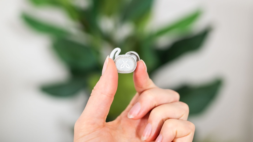 jaybird vista 2 - if you can find a fit that works for you, these earbuds offer a lot...