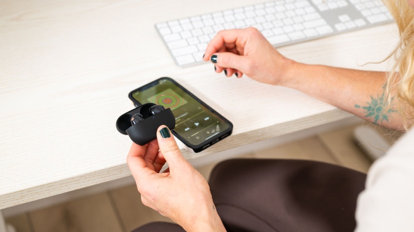 sony wf-1000xm5 - sony pairs equally well with android and iphone.