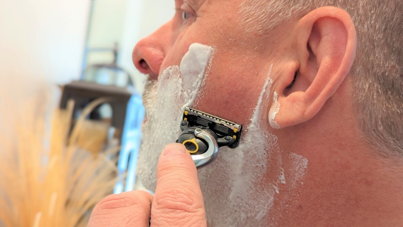 razor - the proglide shield&#039;s 5-blade design obliterates nearly every...