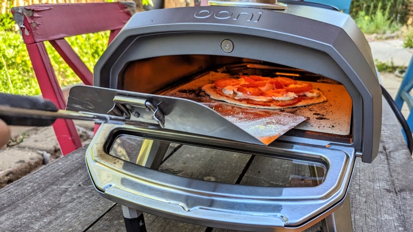 ooni karu 2 - the addition of a front door to the karu 2 helps retain heat much...