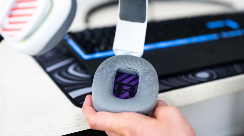 astro gaming a10 gen 2 - the ear cups are quite small for most people.