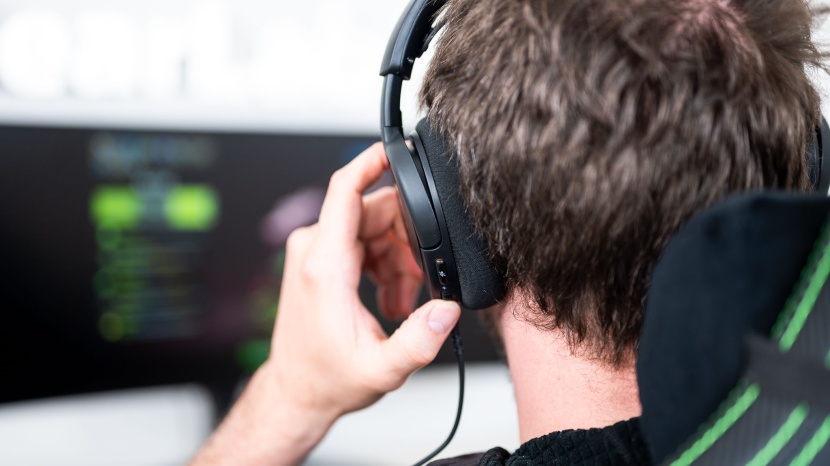 steelseries arctis nova 1 - tap to mute - if you can find it.