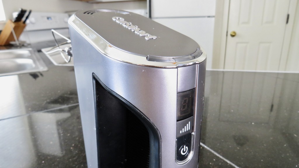 Cuisinart EvolutionX Cordless Hand Mixer Review: A Battery-Powered Batter  Maker
