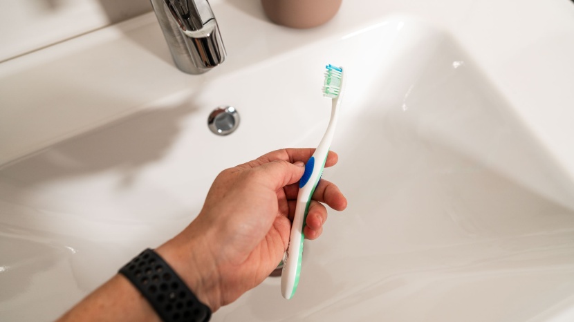 colgate 360 sensitive extra soft - grippy and comfortable to hold.