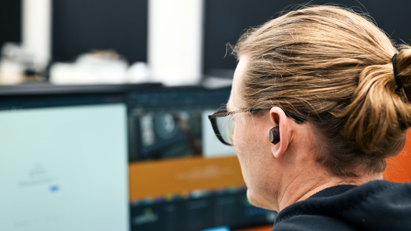 jabra elite 10 - wether we listened to these earbuds at high or low volumes, they...