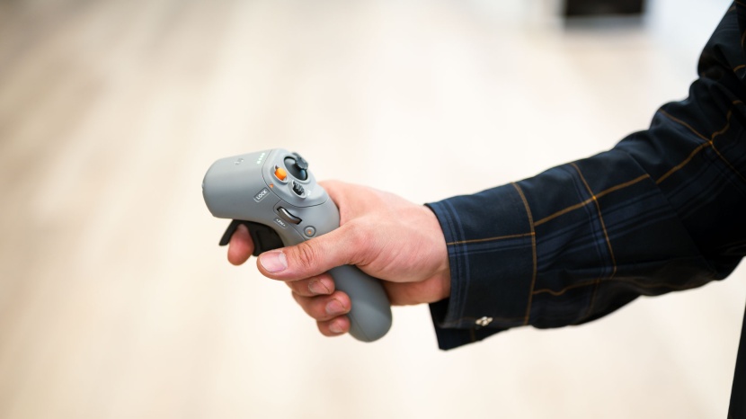 dji avata pro-view combo - the motion 2 controller is fun to use, but less practical than a...