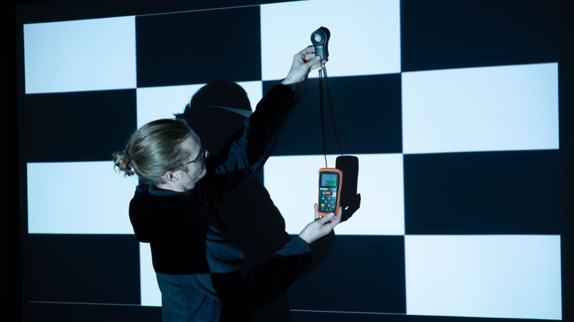 epson epiqvision flex co-w01 - we used a light meter to conduct a thorough ansi contrast ratio test...