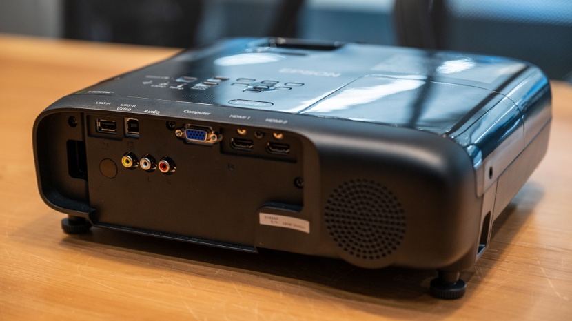 epson pro ex9240 - this projector has a nice selection of ports to accommodate a...