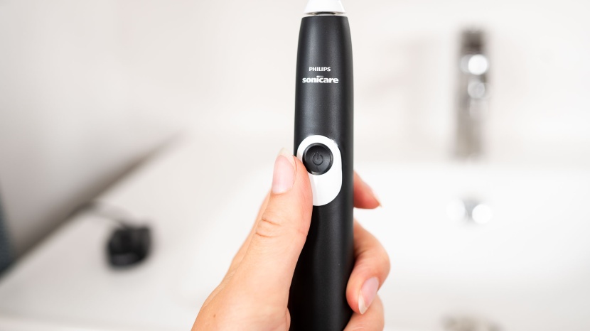 philips sonicare 4100 - one button to control it all, still easily switching between high...