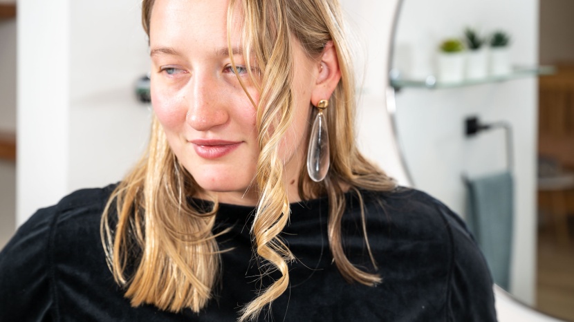 prizm nano curl. look at that shine, and they hold up well for hours.