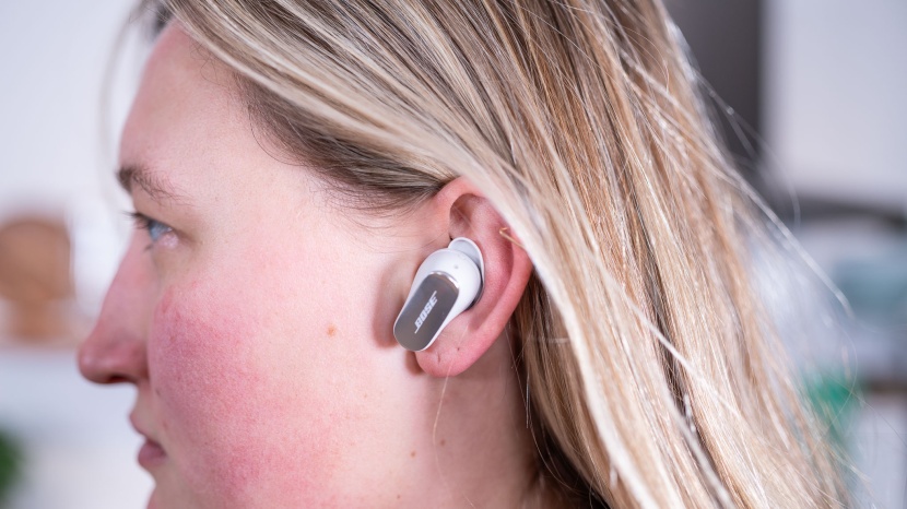 Bose QuietComfort Ultra photo comparison